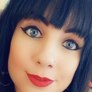 Meet your Posher, Cassandra